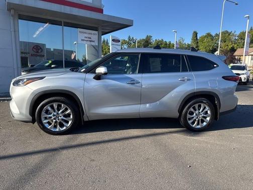 2022 Toyota Highlander Hybrid Limited
