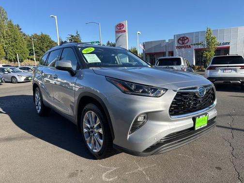 2022 Toyota Highlander Hybrid Limited