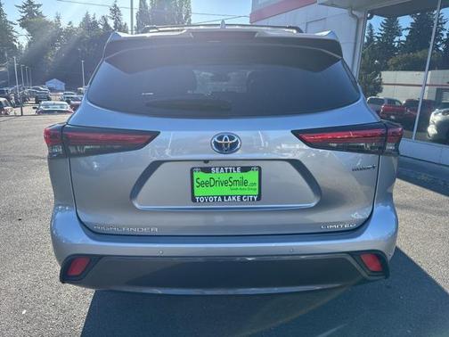 2022 Toyota Highlander Hybrid Limited
