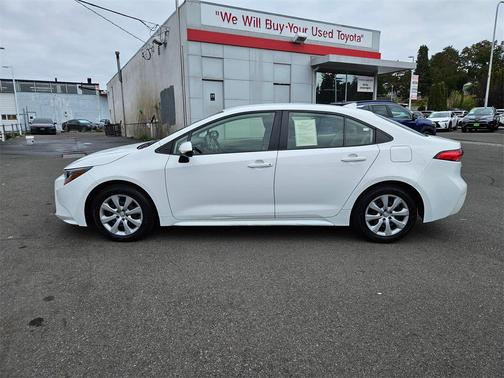2022 Toyota Corolla LE