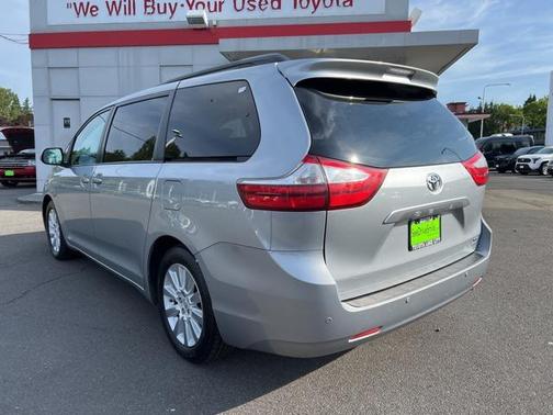 2015 Toyota Sienna XLE