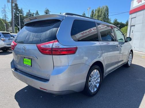 2015 Toyota Sienna XLE