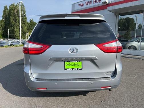 2015 Toyota Sienna XLE