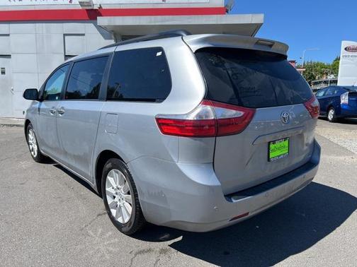 2015 Toyota Sienna XLE