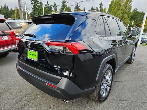 2025 Toyota RAV4 XLE Premium