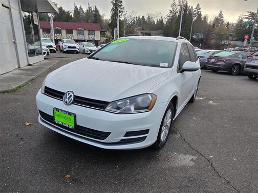 2016 Volkswagen Golf SportWagen TSI S 4-Door