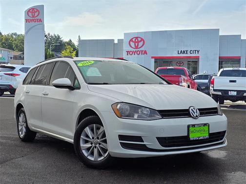 2016 Volkswagen Golf SportWagen TSI S 4-Door