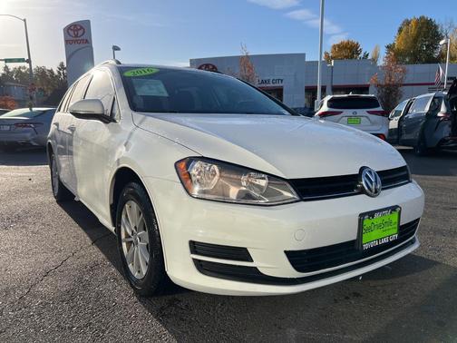 2016 Volkswagen Golf SportWagen TSI S 4-Door
