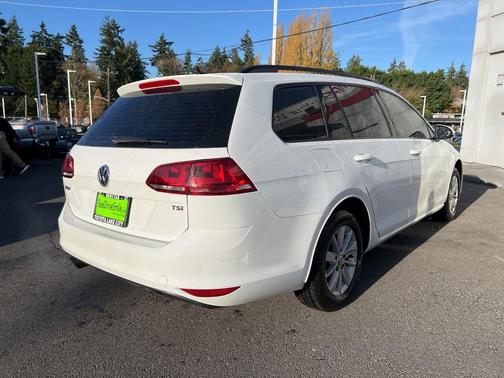 2016 Volkswagen Golf SportWagen TSI S 4-Door