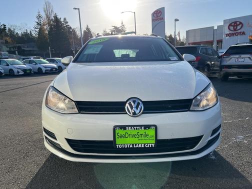 2016 Volkswagen Golf SportWagen TSI S 4-Door