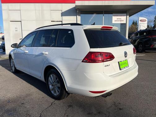 2016 Volkswagen Golf SportWagen TSI S 4-Door