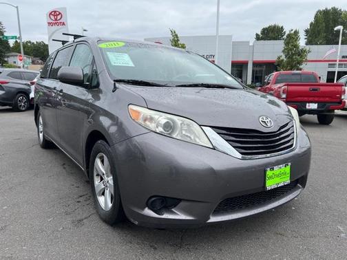 2011 Toyota Sienna LE