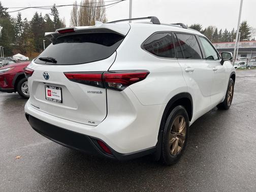 2023 Toyota Highlander Hybrid XLE