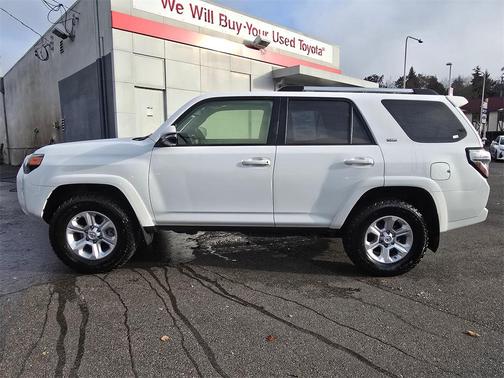 2024 Toyota 4Runner SR5 Premium