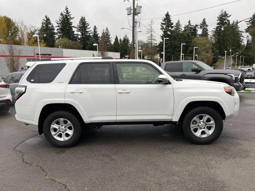 2024 Toyota 4Runner SR5 Premium