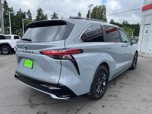 2024 Toyota Sienna XSE 7 Passenger