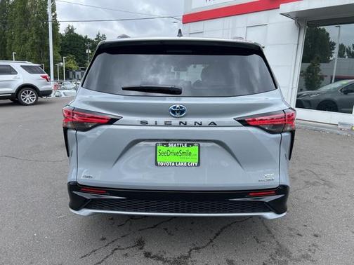 2024 Toyota Sienna XSE 7 Passenger