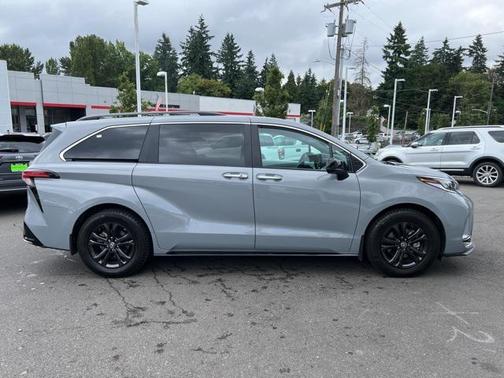 2024 Toyota Sienna XSE 7 Passenger