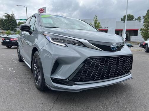 2024 Toyota Sienna XSE 7 Passenger