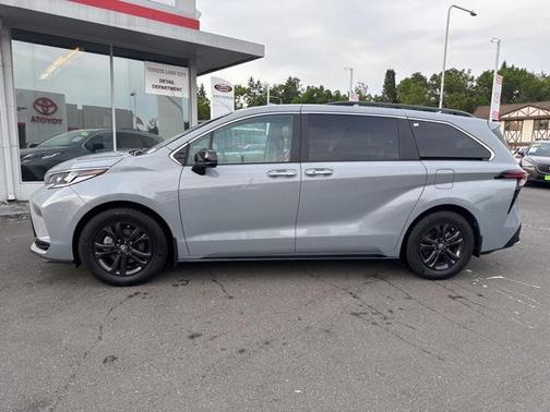 2024 Toyota Sienna XSE 7 Passenger
