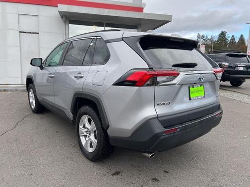 2021 Toyota RAV4 Hybrid XLE