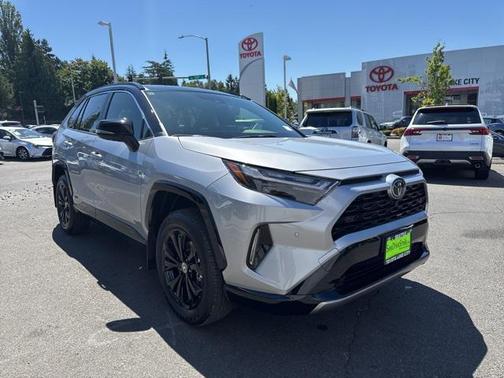 2025 Toyota RAV4 Hybrid SE