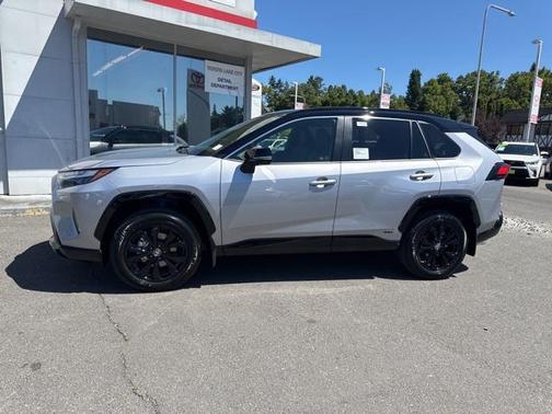 2025 Toyota RAV4 Hybrid SE