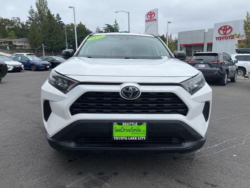2020 Toyota RAV4 LE