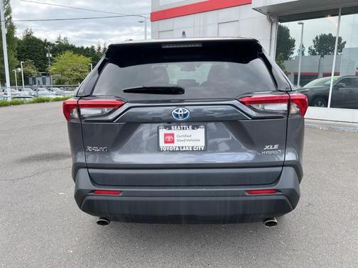 2022 Toyota RAV4 Hybrid XLE