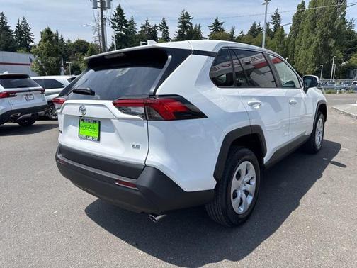 2025 Toyota RAV4 LE