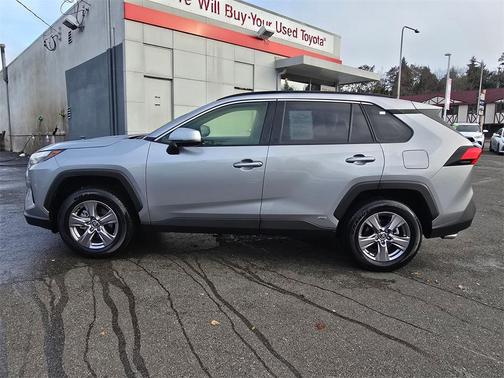 2025 Toyota RAV4 Hybrid XLE