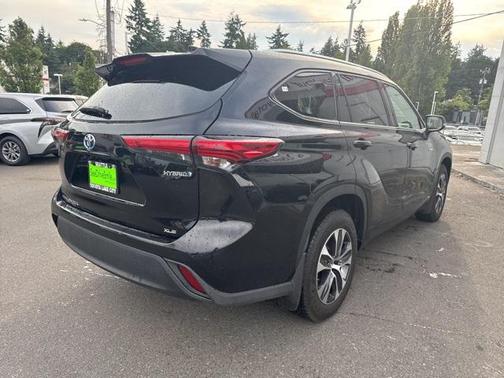 2021 Toyota Highlander Hybrid XLE