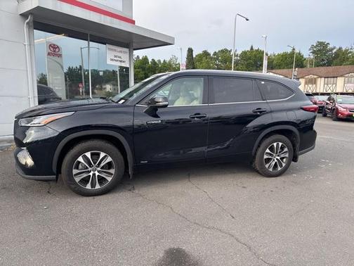 2021 Toyota Highlander Hybrid XLE
