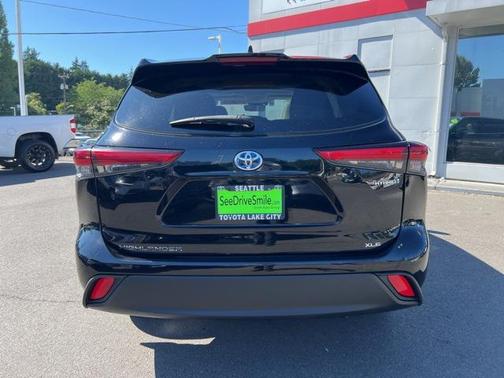 2021 Toyota Highlander Hybrid XLE