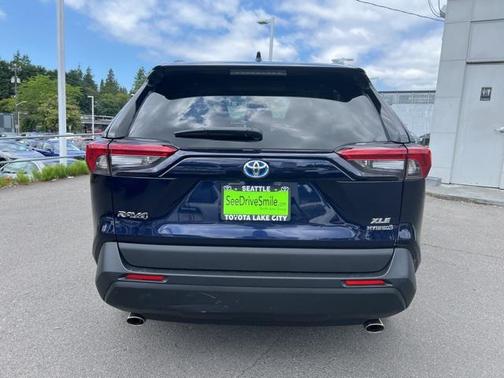 2021 Toyota RAV4 Hybrid XLE