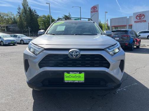 2022 Toyota RAV4 Hybrid XLE