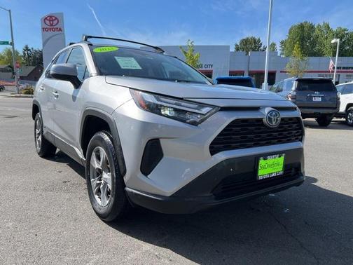2022 Toyota RAV4 Hybrid XLE