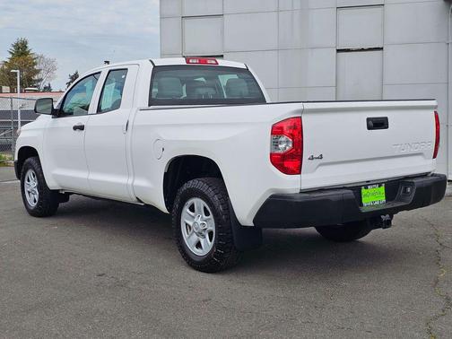 Super White 2018 Toyota Tundra SR