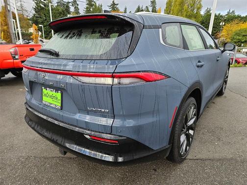 2025 Toyota Crown Signia Limited