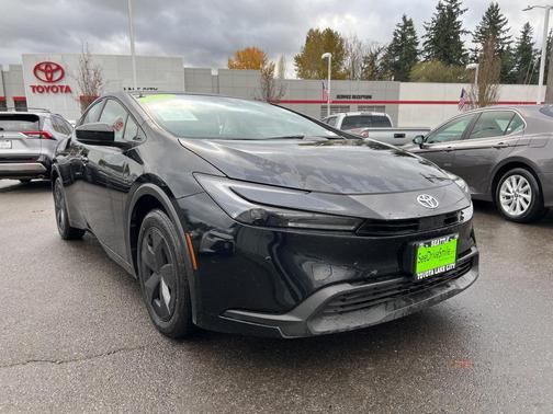 2024 Toyota Prius LE