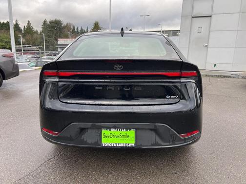 2024 Toyota Prius LE