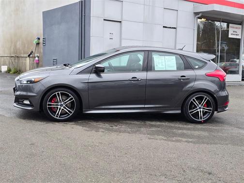 2017 Ford Focus ST ST