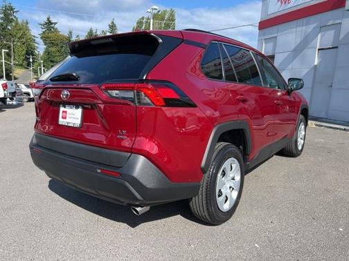 2020 Toyota RAV4 LE
