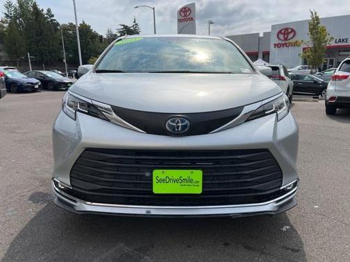 2021 Toyota Sienna XLE 7 Passenger