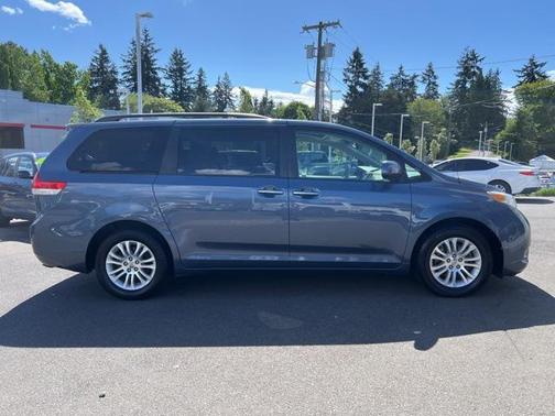 2014 Toyota Sienna XLE