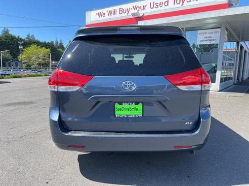 2014 Toyota Sienna XLE