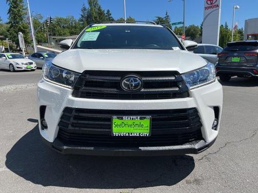2019 Toyota Highlander SE
