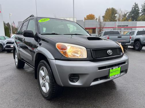 2005 Toyota RAV4 Base