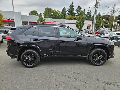 2023 Toyota RAV4 Hybrid SE