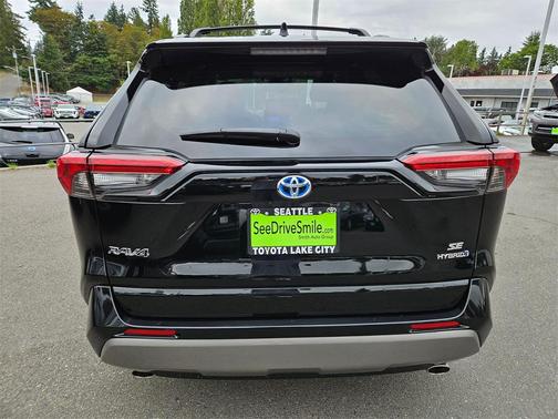 2023 Toyota RAV4 Hybrid SE